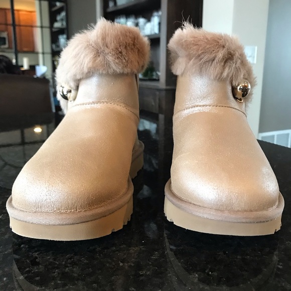 New UGG Classic Fluff Pin Mini Boot, Antique Pearl - Picture 6 of 8